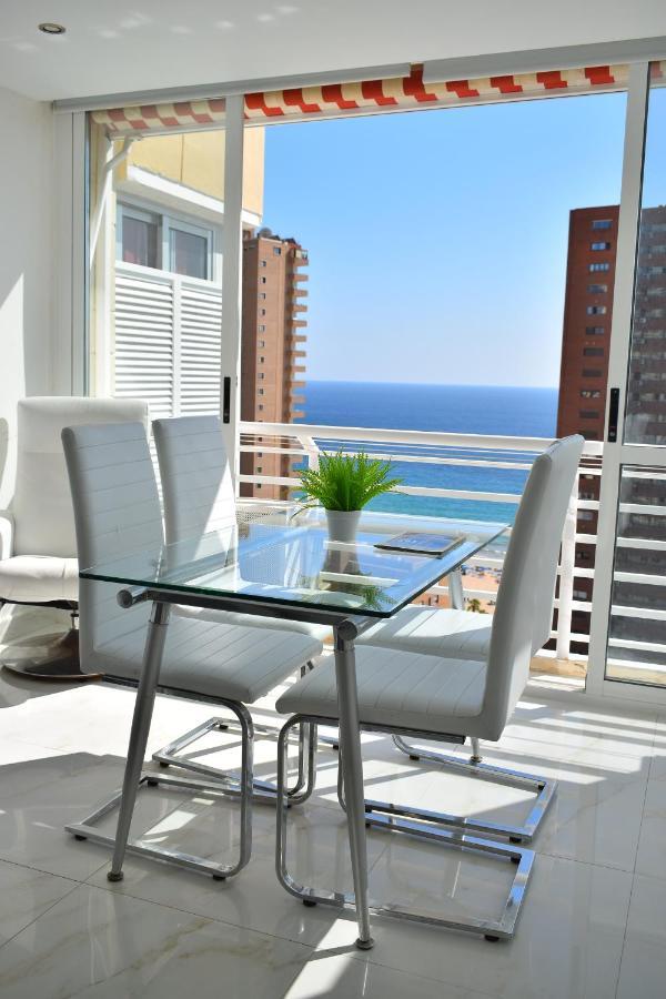 Los Caballos Vip Playa Levante Бенидорм Екстериор снимка