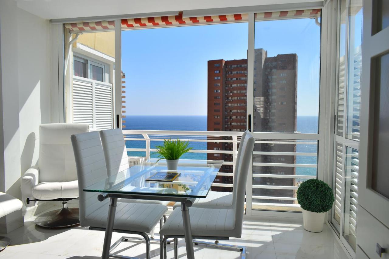 Los Caballos Vip Playa Levante Бенидорм Екстериор снимка