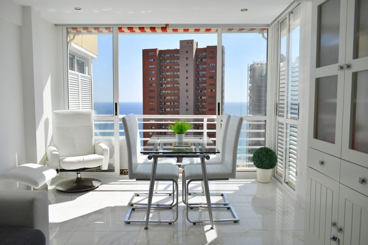 Los Caballos Vip Playa Levante Бенидорм Екстериор снимка
