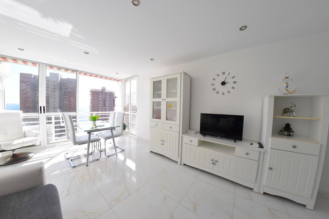 Los Caballos Vip Playa Levante Бенидорм Екстериор снимка