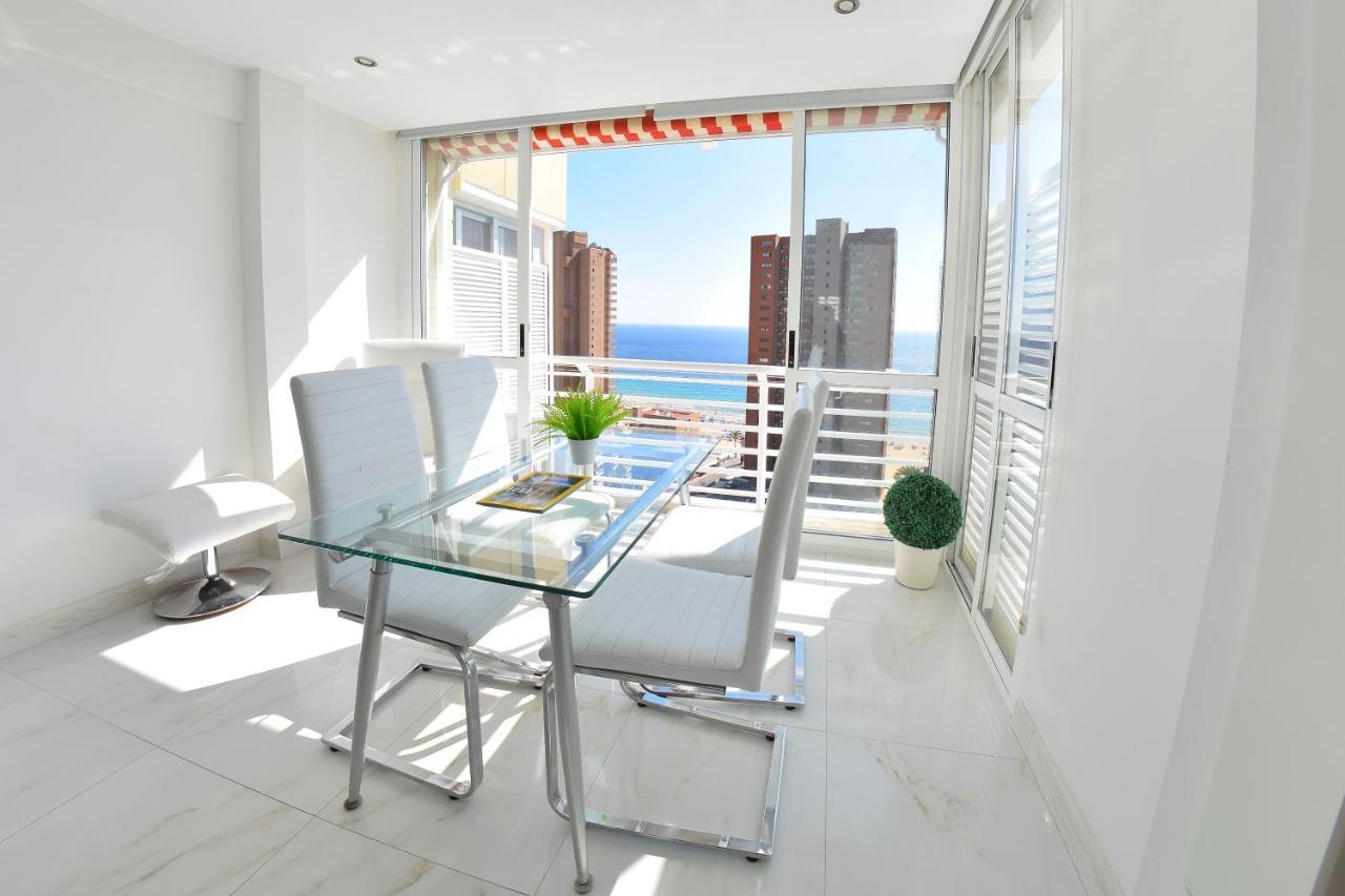 Los Caballos Vip Playa Levante Бенидорм Екстериор снимка