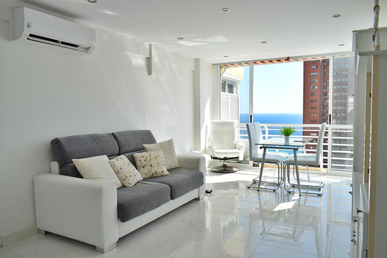 Los Caballos Vip Playa Levante Бенидорм Екстериор снимка