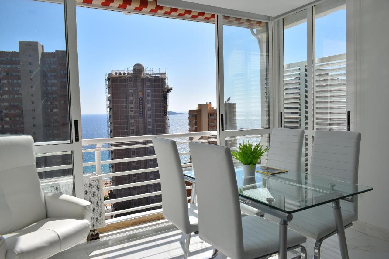 Los Caballos Vip Playa Levante Бенидорм Екстериор снимка