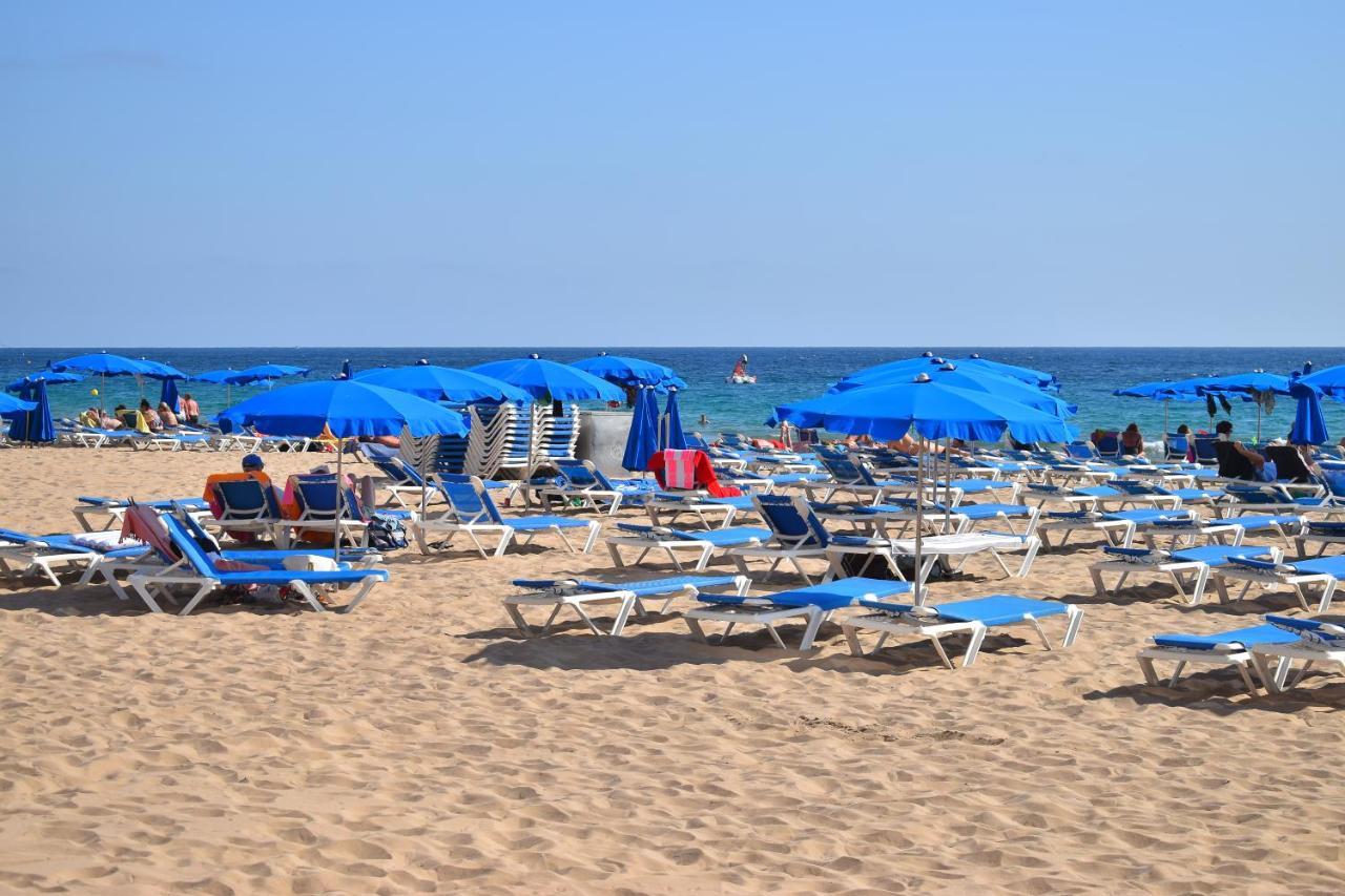 Los Caballos Vip Playa Levante Бенидорм Екстериор снимка