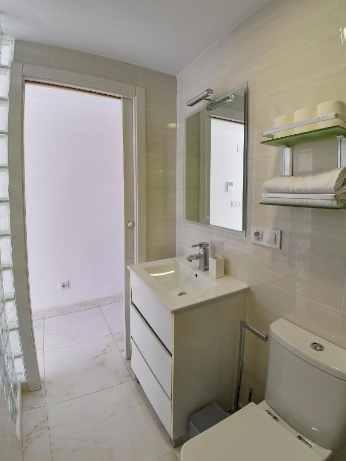 Los Caballos Vip Playa Levante Бенидорм Екстериор снимка