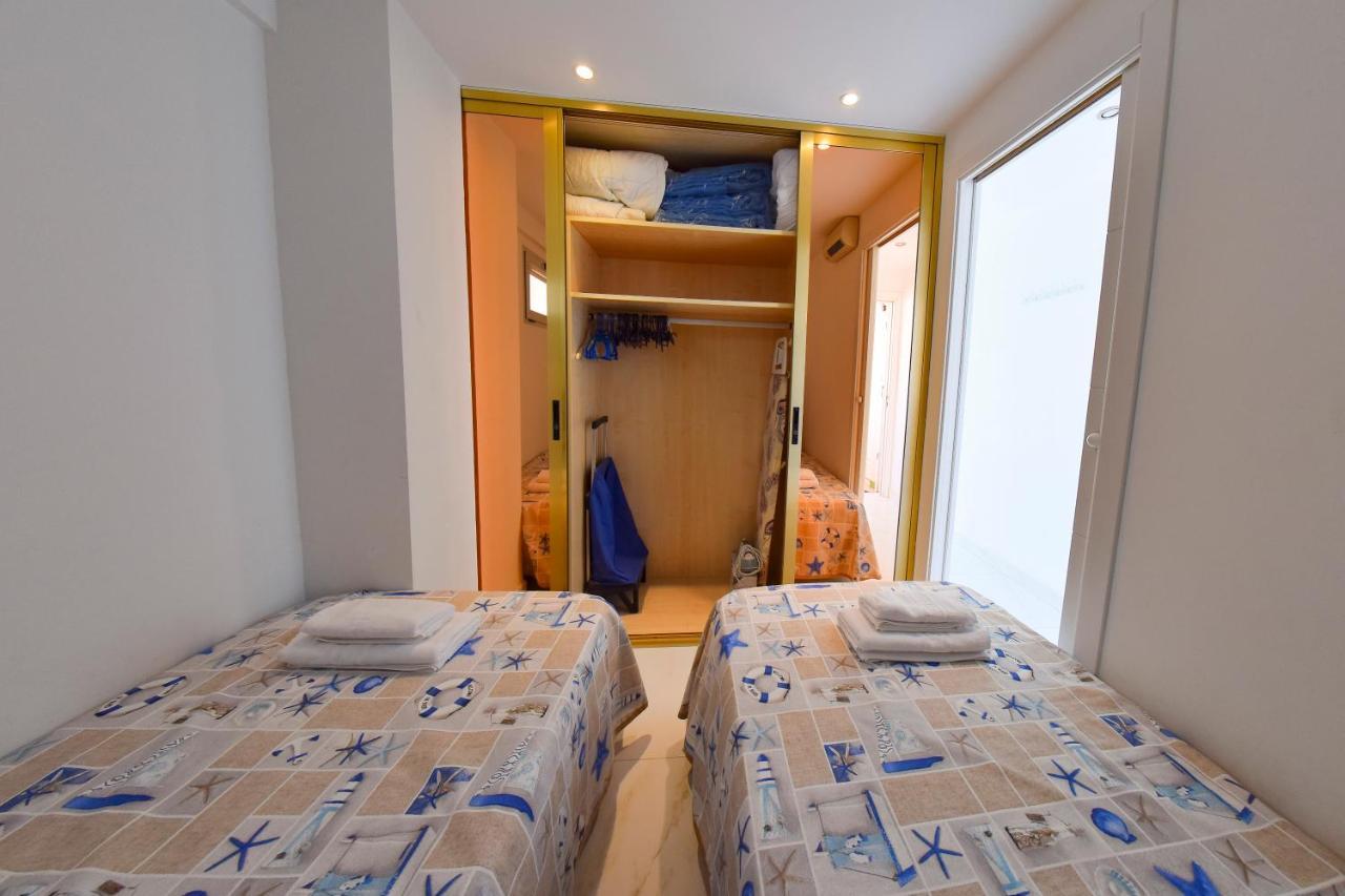 Los Caballos Vip Playa Levante Бенидорм Екстериор снимка