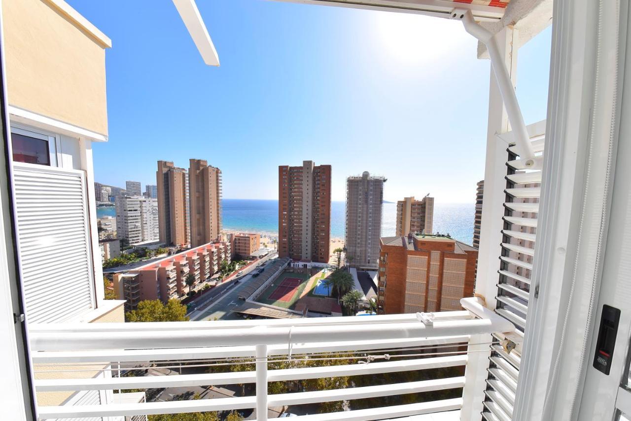 Los Caballos Vip Playa Levante Бенидорм Екстериор снимка