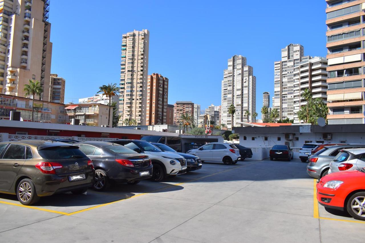 Los Caballos Vip Playa Levante Бенидорм Екстериор снимка