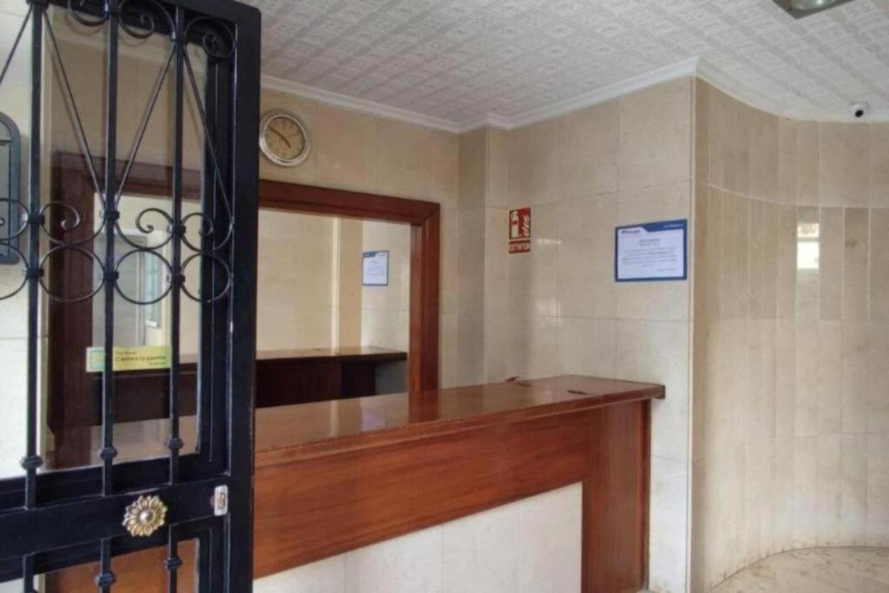Los Caballos Vip Playa Levante Бенидорм Екстериор снимка