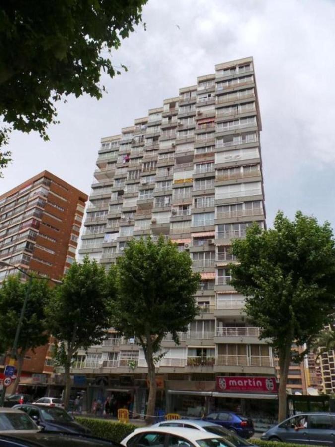Los Caballos Vip Playa Levante Бенидорм Екстериор снимка